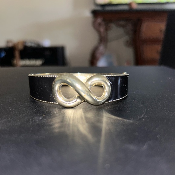 Joan Rivers Infinity Bracelet - Picture 1 of 4